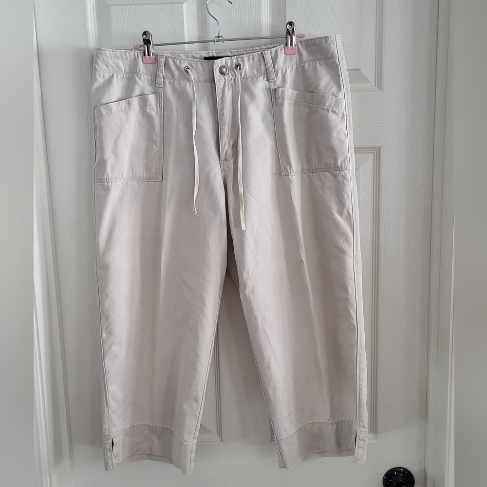 Lee Women's Light Beige Capri/Crop Drawstring Pants